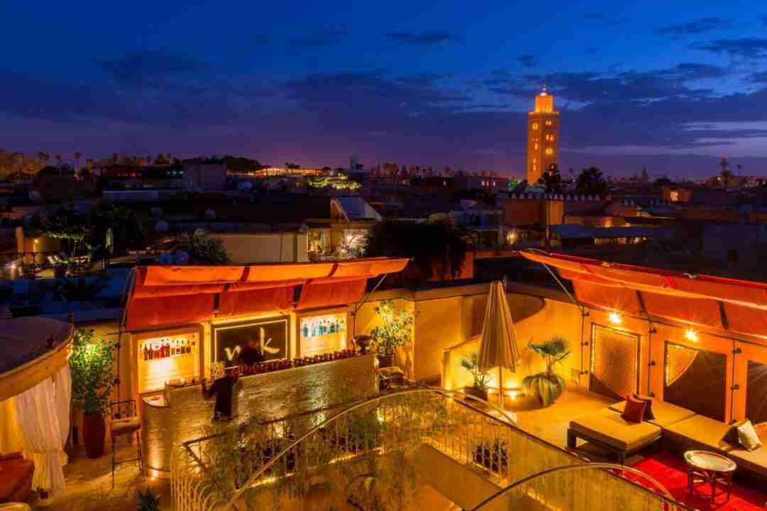 Vista nocturana de la terraza Maison Mk de Marrakech