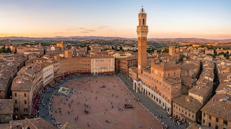 Piazza del Campo Siena vista aérea Torre del Mangia