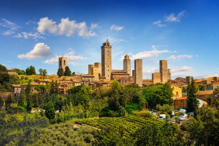 San Gimignano, uno de los pueblos medievales cerca de Siena