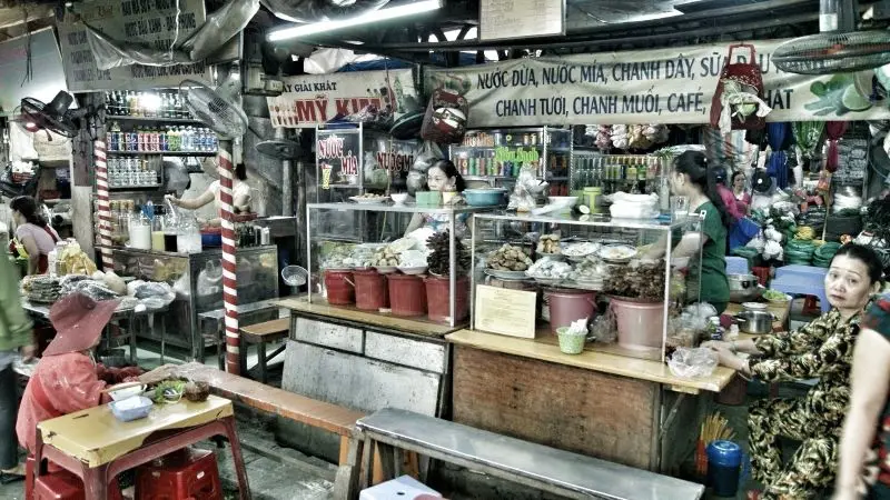 mercado dong ba hue vietnam