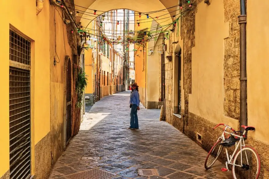 Borgo Stretto Pisa centro histórico soportales medievales