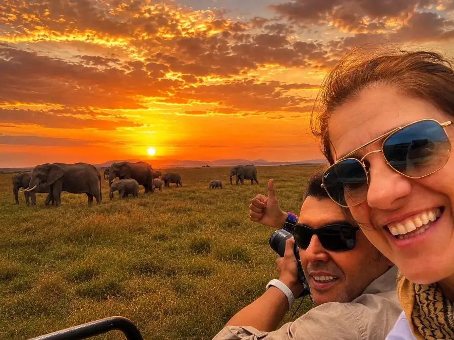 Safari en el Masai Mara: avistamiento de elefantes en la reserva nacional de Kenia