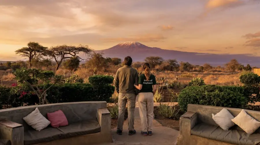 Atardecer en la sabana de Kenia durante un safari en el Masai Mara