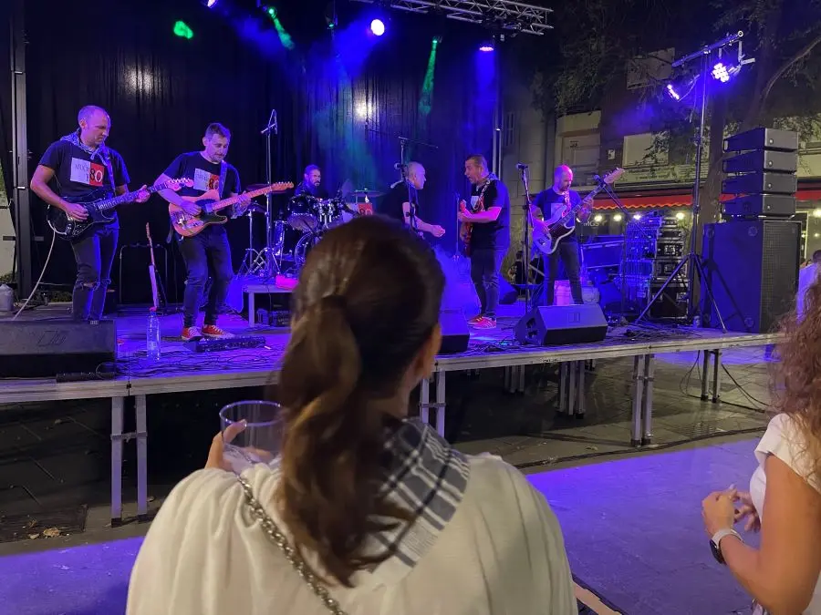 concierto en plaza del pilar en la pandorga