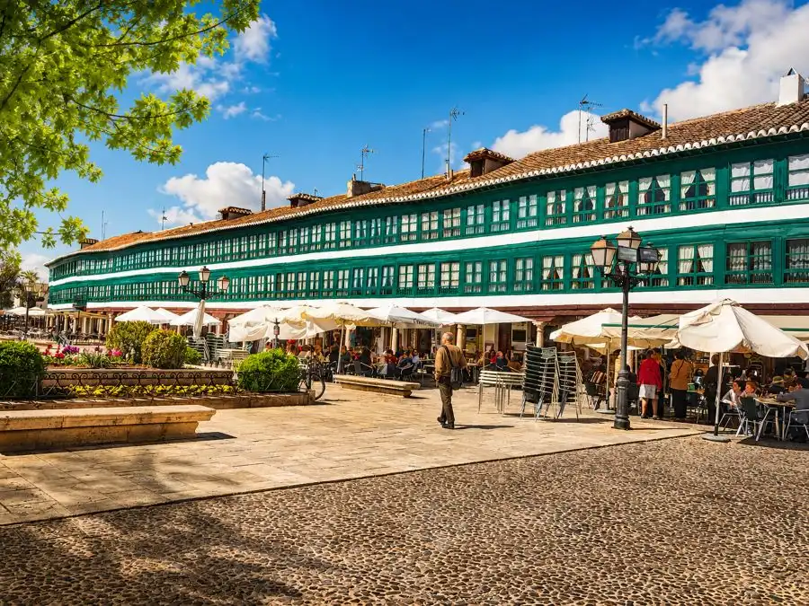plaza mayor de almagro ciudad real con soportales