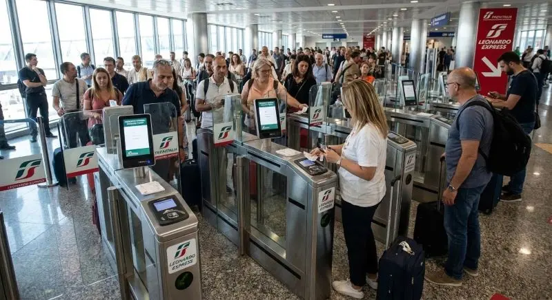 Acceso al tren Leonardo Express Fiumicino Roma.