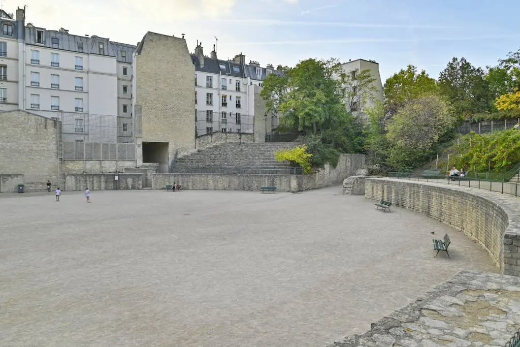 Arenas de Lutecia restos de anfiteatro romano en el Barrio Latino de París