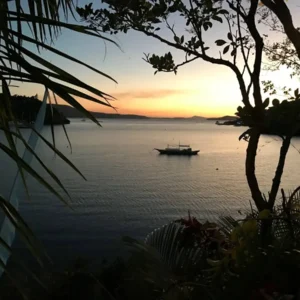 Imagen de atardecer en la bahia de coron