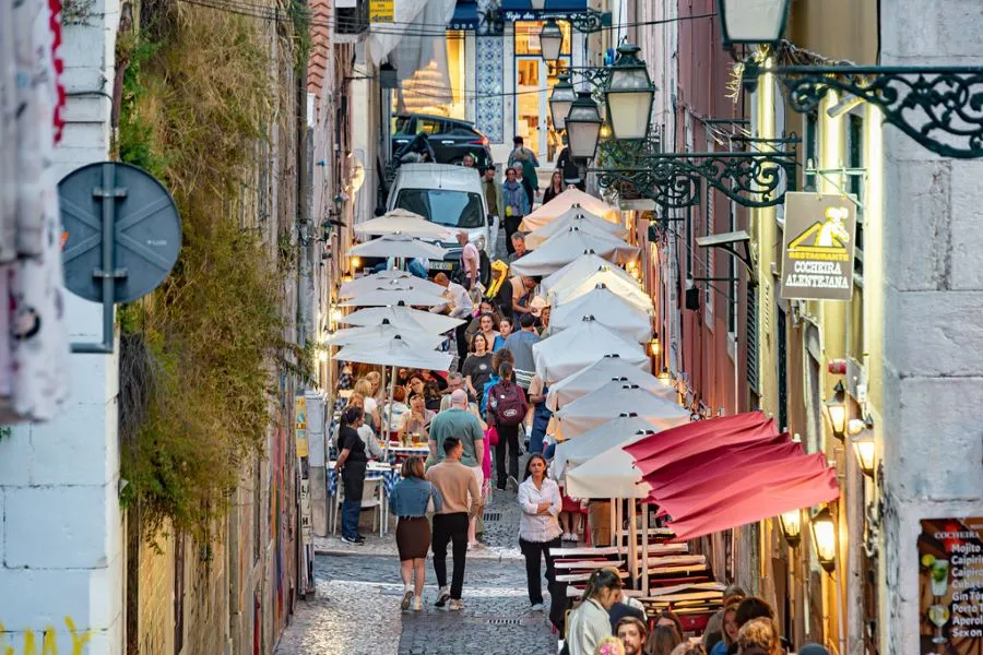Bairro Alto, una de las mejores zonas para alojarse en Lisboa y disfrutar la noche