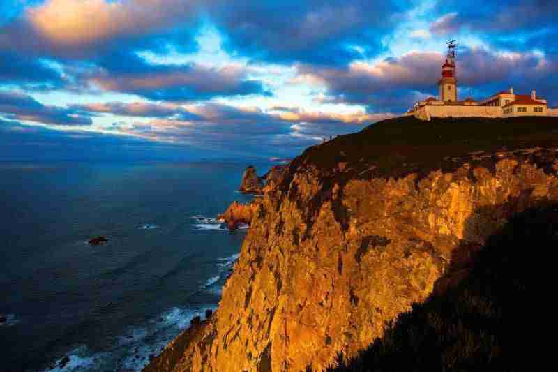 Acantilados de Cabo da Roca al anochecer