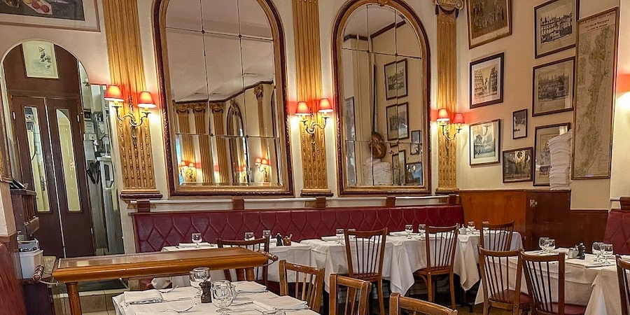 Interior de Bistro Chex Georges de Paris