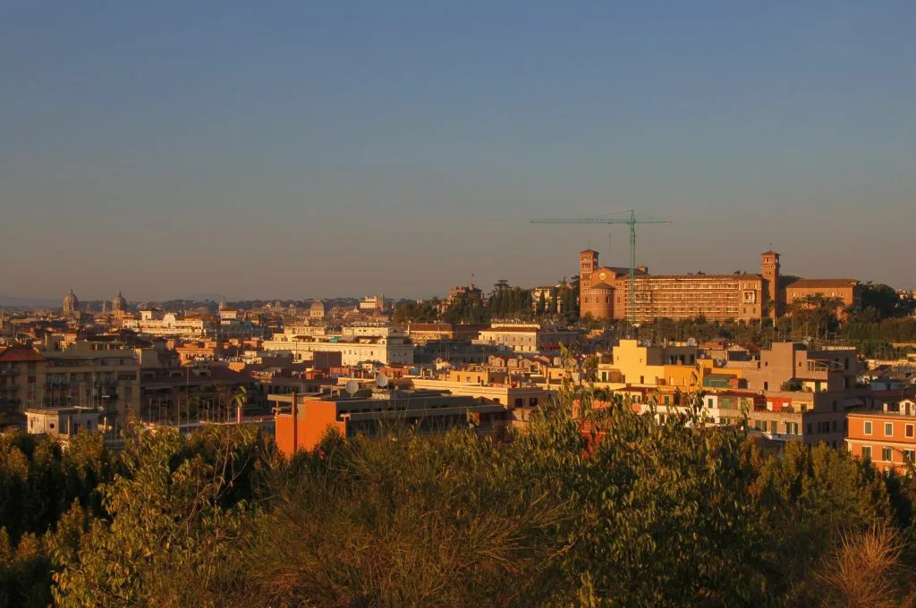 El MOnte Testaccio es un lugar para alejarse de Roma y disfrutar de lugares sin turistas