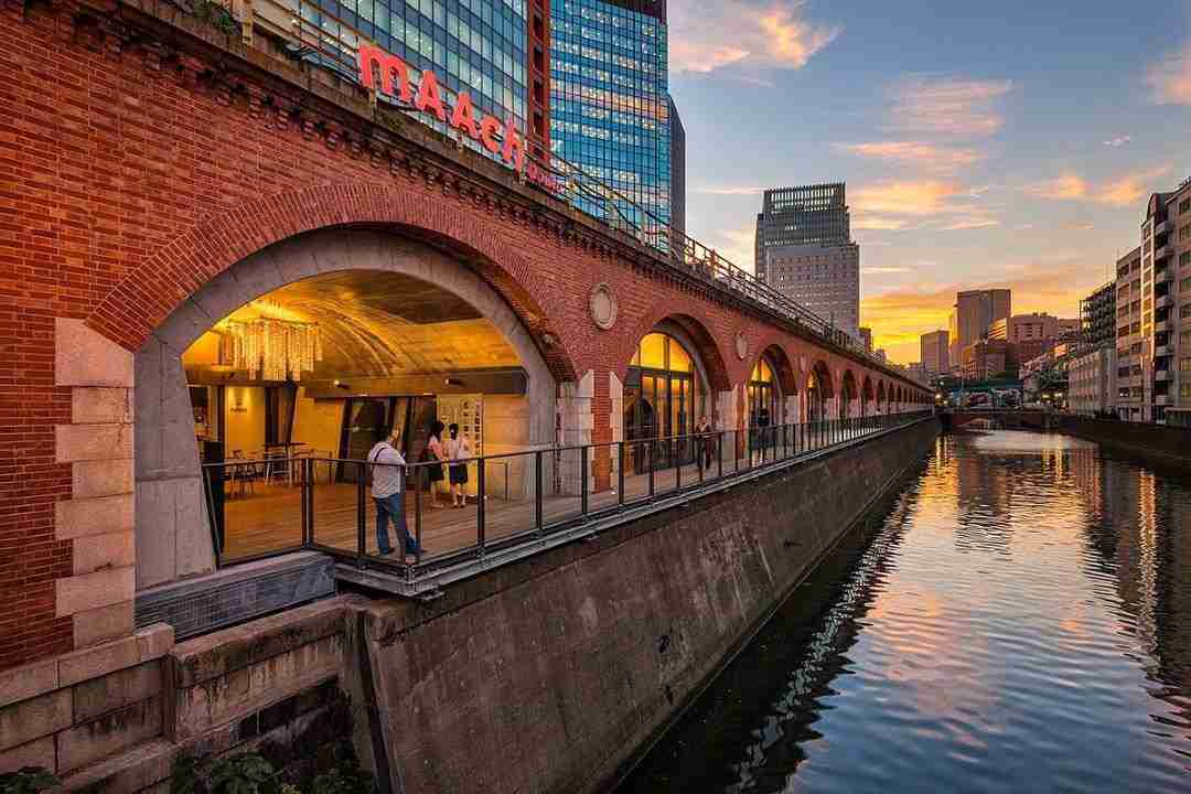estación de Manseibashi en Akihabara, Tokio, antigua estación convertida en espacio cultural