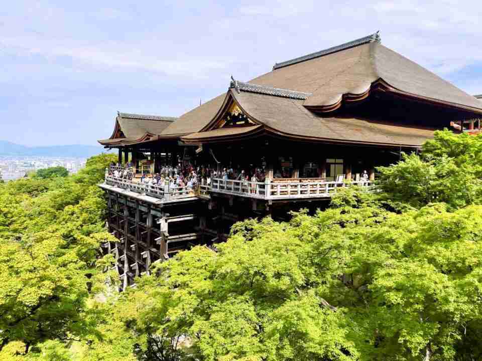La plataforma de Kiyomizu-dera con vistas de Kioto