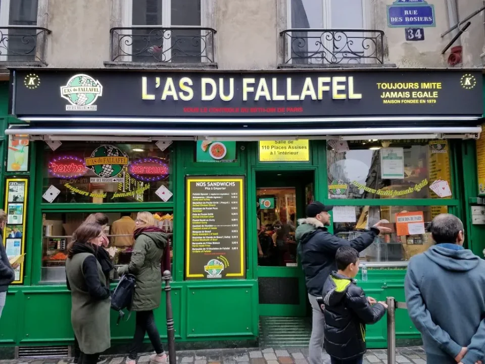 Falafel L'As du Fallafel Rue des Rosiers Le Marais barrio judío de París gastronomía.
