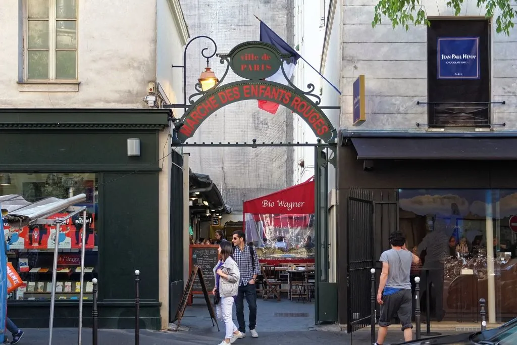 Marché des Enfants Rouges Le Marais París mercado cubierto más antiguo que hay para ver.
