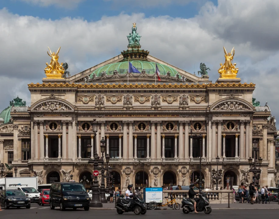 Fachada de la Oera de Garnier de París