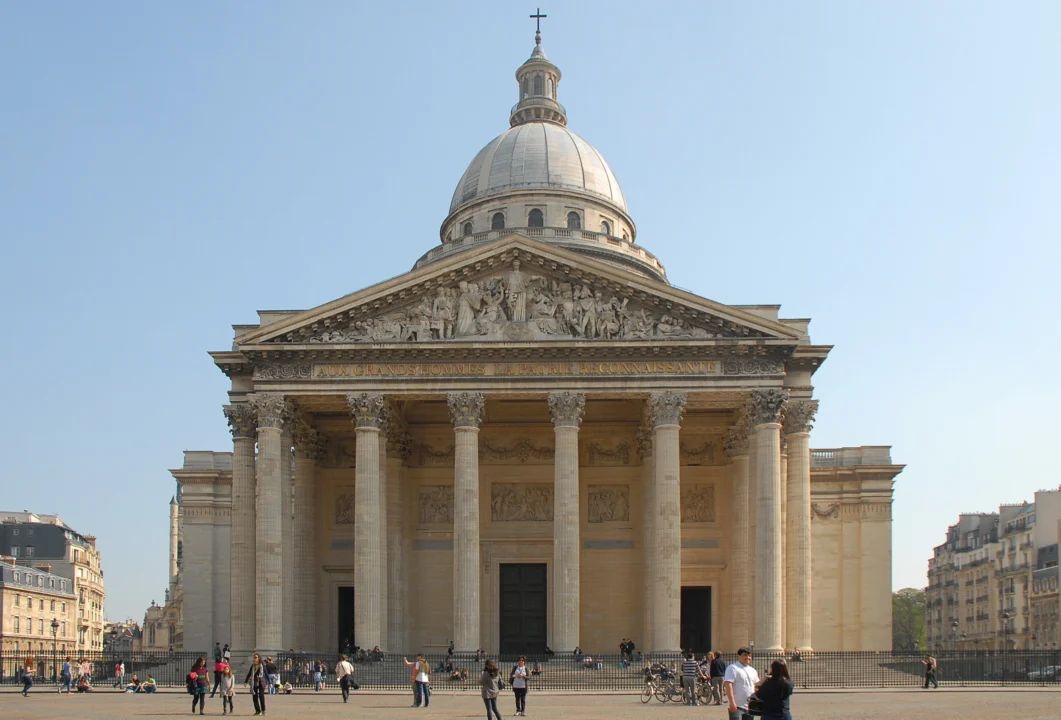 Fachada del Panteon de Paríz