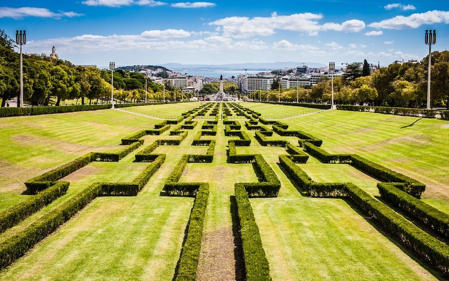 Parque Eduardo VII en Lisboa con vistas al centro de la ciudad