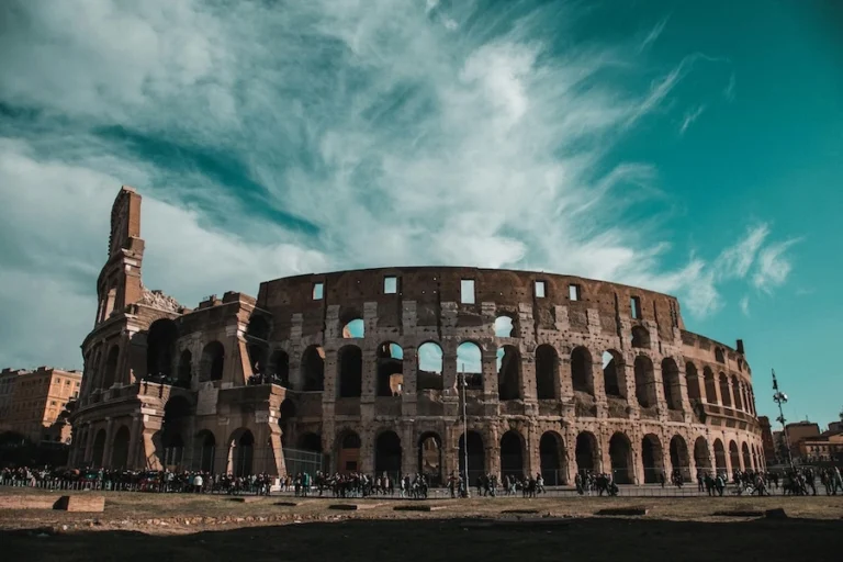 Coliseo de Roma uno de las cosas imprescindibles que ver en Roma