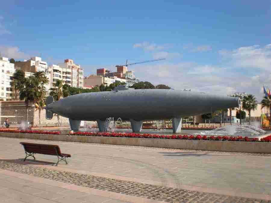 Submarino de Isaac Peral expuesto en el Puerto de Cartagena. De las cosas mas curiosas que ver en Cartagena y alrededores.