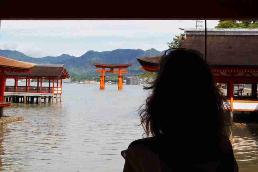 El Torii flotante de Miyajima al atardecer.