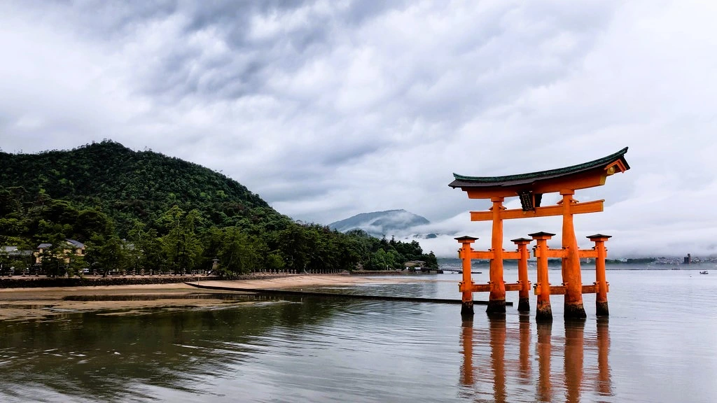 Torri sobre el mar en la isla de Miyajima