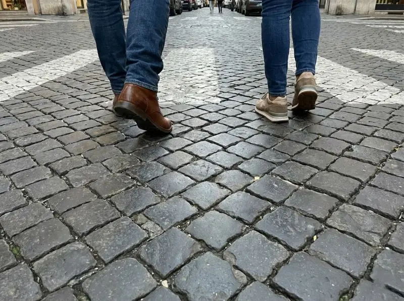 calzado-comodo-caminar-roma-adoquines-sanpietrini