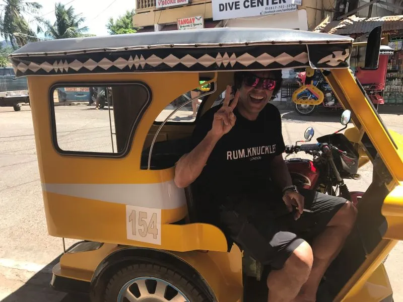 Transporte en triciclo tipico de Filipinas