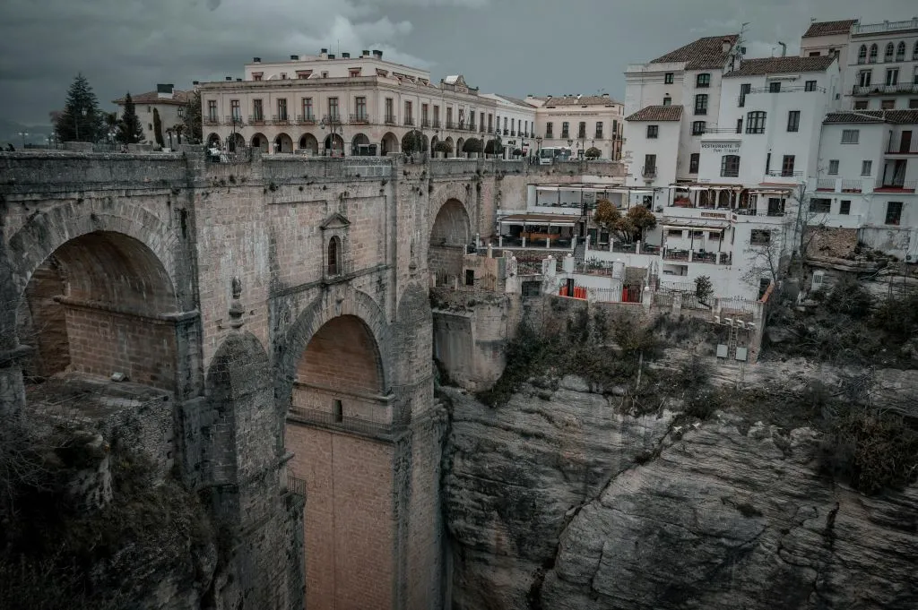 puente nuevo de ronda, uno de los iconos principales de la ruta de los pueblos blancos de andalucia