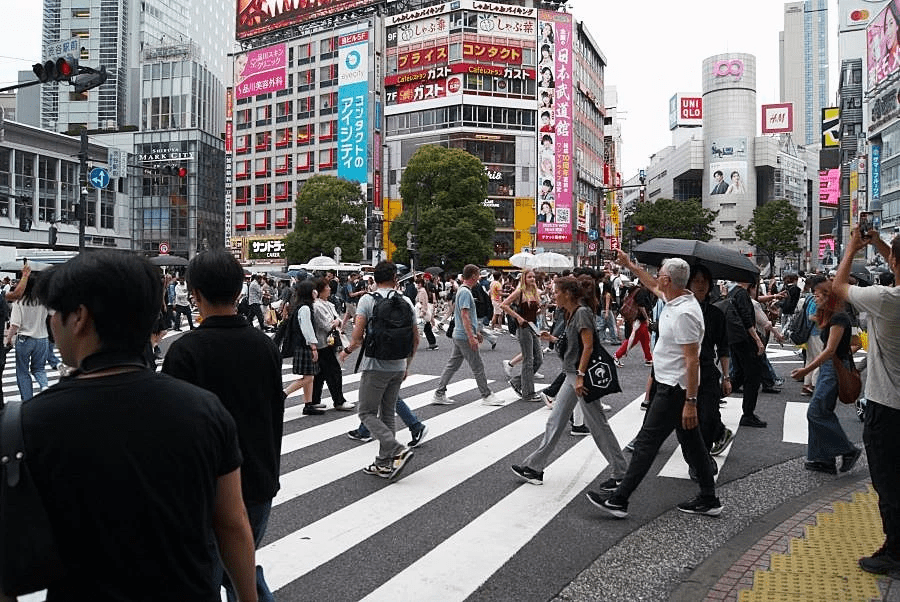 Cruce de Shibuya, uno de los sitios imprescindibles en un viaje a Japón